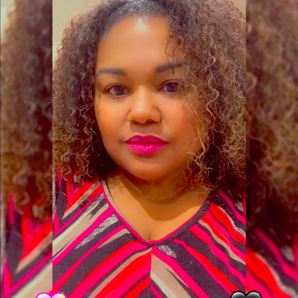 Meet your Posher, Phelicia